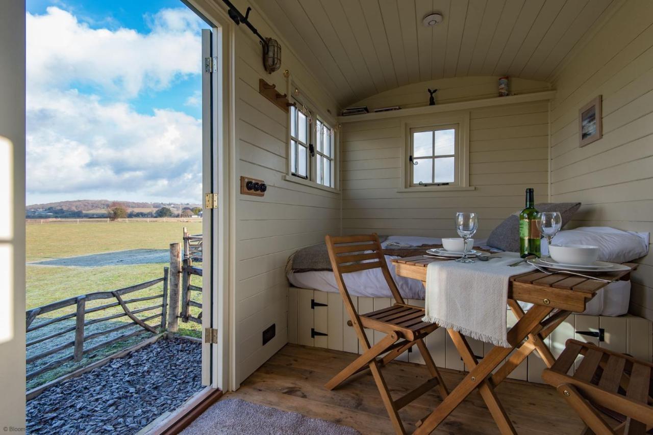 Romney Marsh Huts By Bloom Stays Ashford  Exterior foto